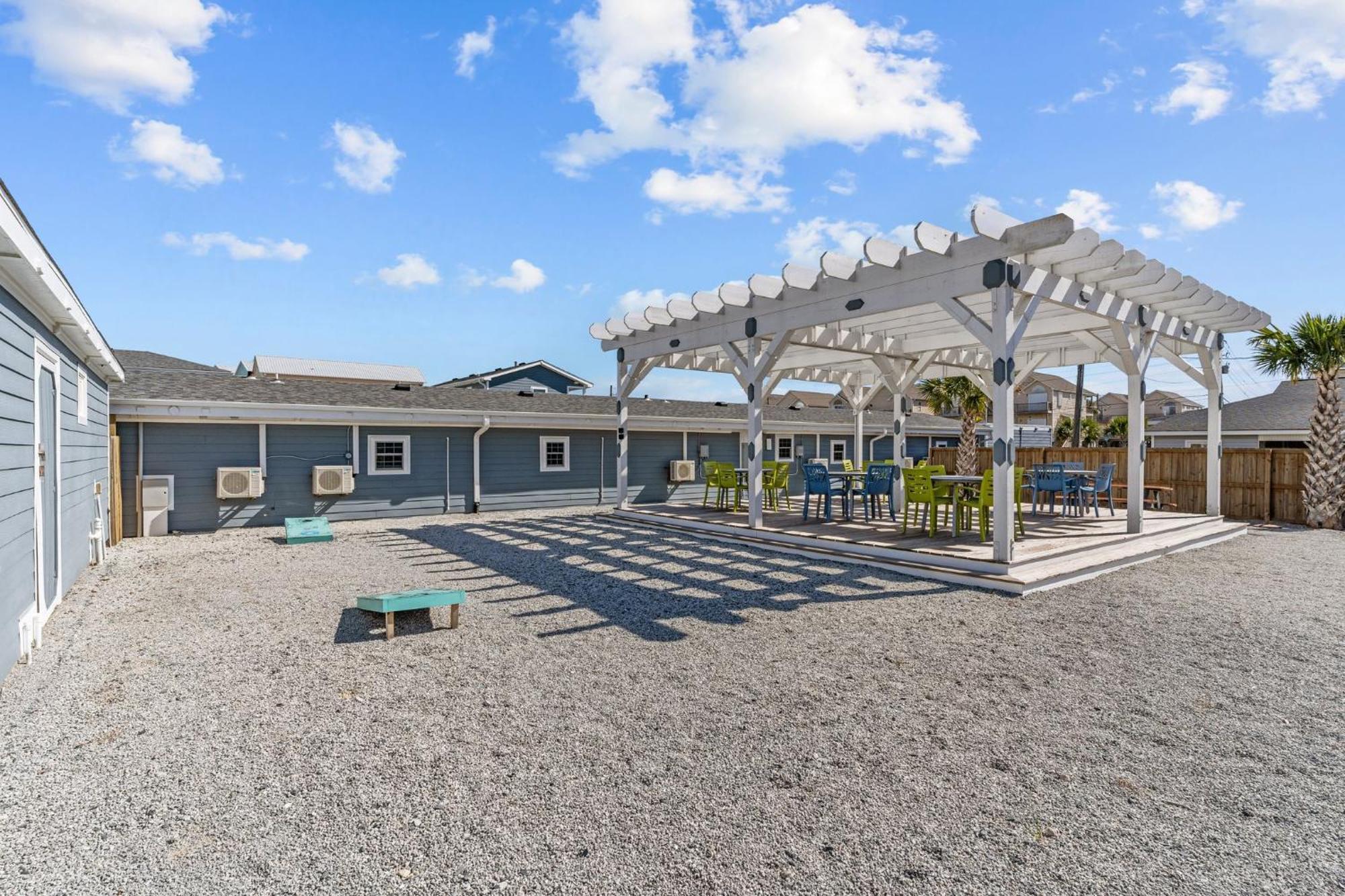 Loggerhead Inn And Suites Сърф Сити Екстериор снимка